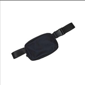 Lululemon Everywhere Belt Bag